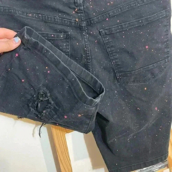 Lions Crest English Laundry men’s shorts black distressed w/paint splatter accen - Picture 5 of 5